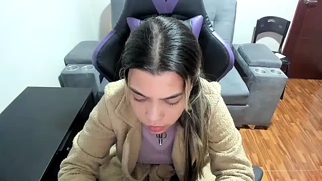 LuisaReyes 2911 online show from 3, 3, 2025