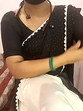 Snapshot of Mallu-Gayathri_Arun chatting on 16, 9, 2025 Mallu-Gayathri Arun online show from 16, 9, 2025