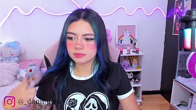 CuteDani  online show from 10, 9, 2025