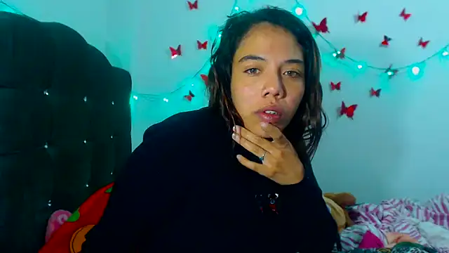 AmaraRoberts420 online show from 16, 12, 2024