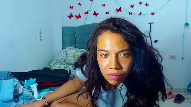 AmaraRoberts420 online show from 21, 2, 2025