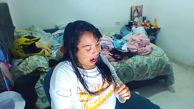 AmaraRoberts420 online show from 22, 10, 2025