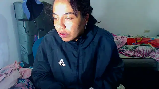 Snapshot of AmaraRoberts420 chatting on 17, 12, 2025 AmaraRoberts420 online show from 17, 12, 2025