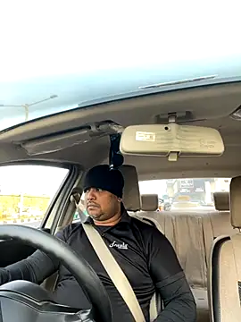 Dick 6inches online show from 18, 11, 2025