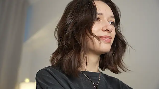 Snapshot of VivianLy_ chatting on 24, 1, 2025 VivianLy online show from 24, 1, 2025