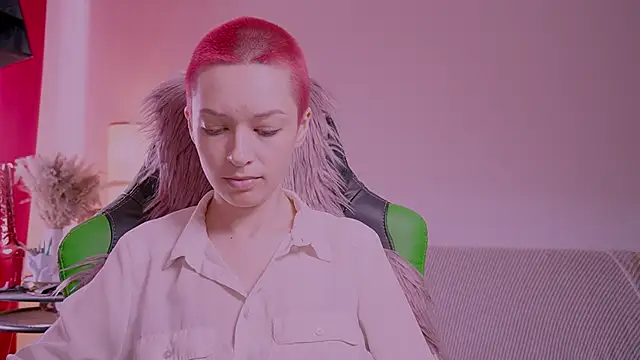 VivianLy  online show from 23, 5, 2026