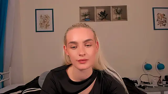 OliviaKisss online show from 15, 4, 2026