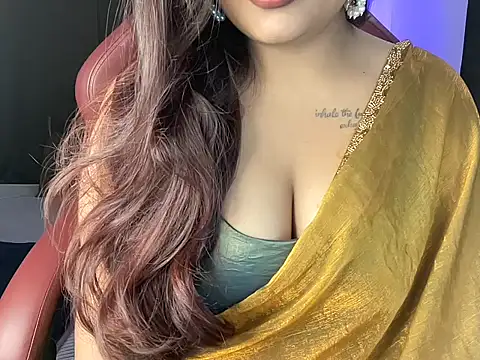 Snapshot of shanayaaa_1 chatting on 11, 9, 2025 shanayaaa 1 online show from 11, 9, 2025