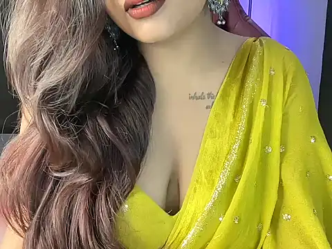 Snapshot of shanayaaa_1 chatting on 17, 9, 2025 shanayaaa 1 online show from 17, 9, 2025