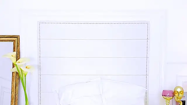 Snapshot of NaomiYuu chatting on 28, 2, 2025 NaomiYuu online show from 28, 2, 2025