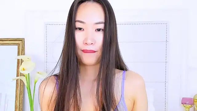 Snapshot of NaomiYuu chatting on 2, 3, 2025 NaomiYuu online show from 2, 3, 2025