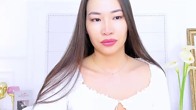 Snapshot of NaomiYuu chatting on 19, 3, 2025 NaomiYuu online show from 19, 3, 2025