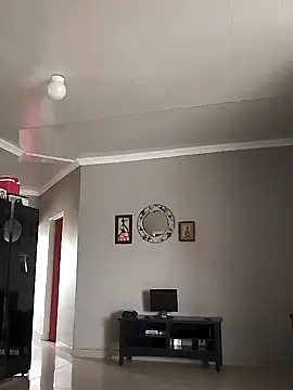 Snapshot of TheTwist chatting on 17, 2, 2025 TheTwist online show from 17, 2, 2025