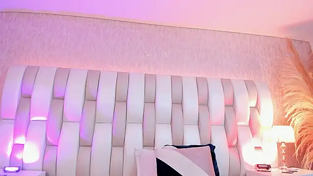 Rebeca jones online show from 3, 3, 2026