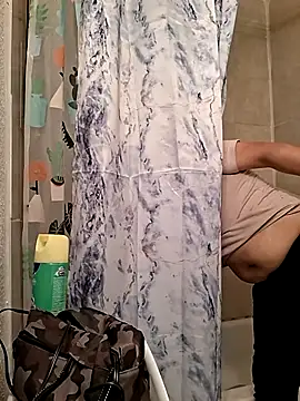 Snapshot of hungpenis210 chatting on 18, 9, 2025 hungpenis210 online show from 18, 9, 2025