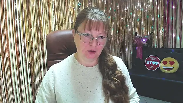 VanessaHotts online show from 6, 10, 2025