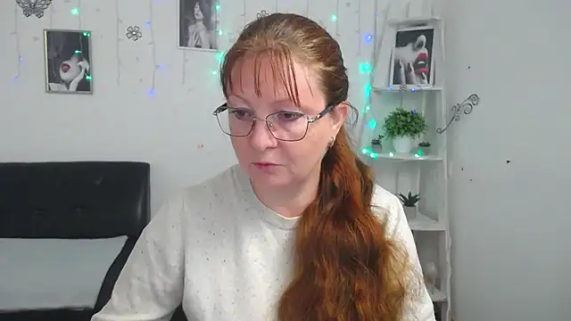 VanessaHotts online show from 11, 10, 2025