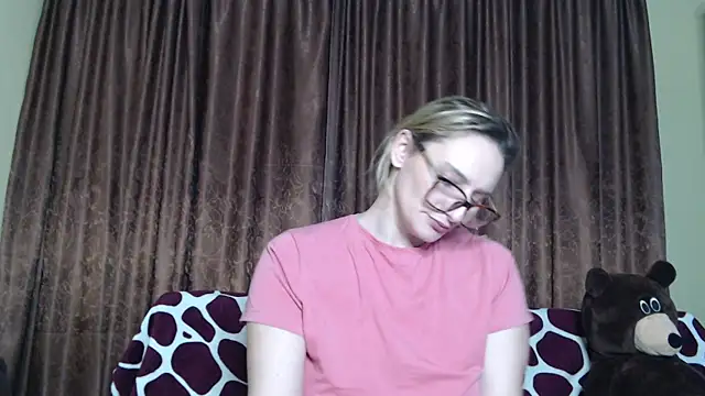 alicesweet21 online show from 4, 3, 2025