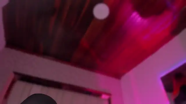 Emmily Savage online show from 22, 11, 2025