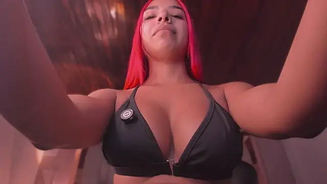 Emmily Savage online show from 27, 7, 2026