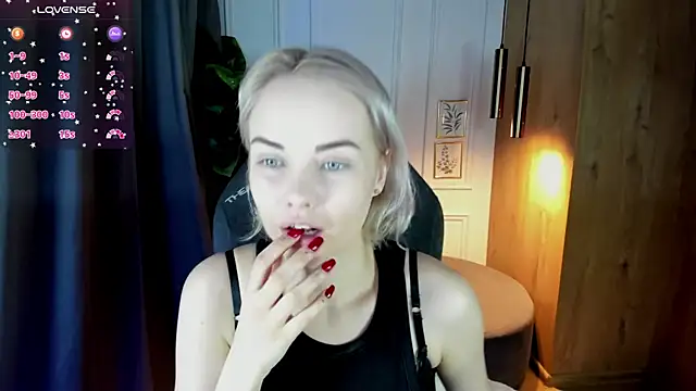 StephanieSweety online show from 7, 3, 2025