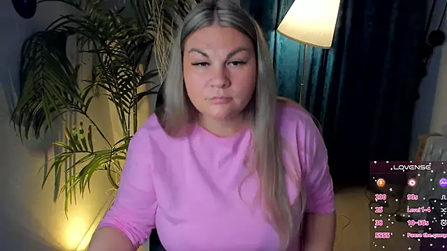 Snapshot of ZenaPallmer chatting on 28, 9, 2025 ZenaPallmer online show from 28, 9, 2025