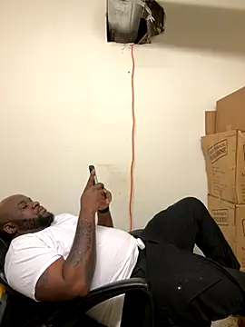 Snapshot of africandickxxl chatting on 25, 11, 2025 africandickxxl online show from 25, 11, 2025