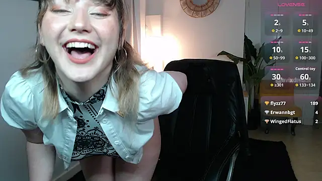 Snapshot of Crystal-dreamt chatting on 30, 6, 2026 Crystal-dreamt online show from 30, 6, 2026