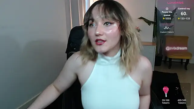 Snapshot of Crystal-dreamt chatting on 11, 7, 2026 Crystal-dreamt online show from 11, 7, 2026