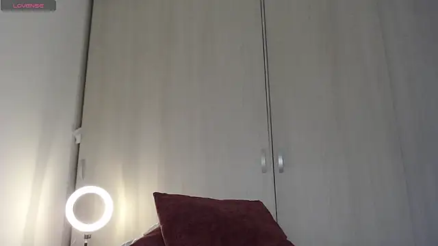 Snapshot of cristal_sexybody chatting on 4, 12, 2025 cristal sexybody online show from 4, 12, 2025