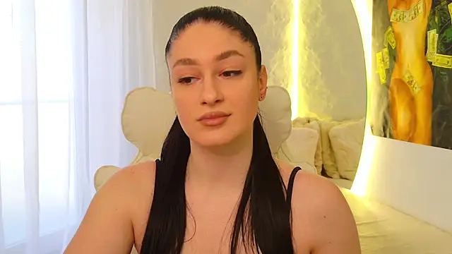 moniqque online show from 15, 3, 2026