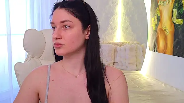 moniqque online show from 6, 4, 2026