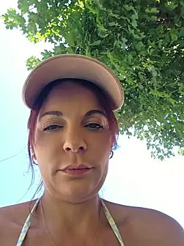 Snapshot of JuneLaFrenchie chatting on 25, 6, 2026 JuneLaFrenchie online show from 25, 6, 2026