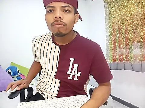 Snapshot of danidiazto2023 chatting on 14, 2, 2025 danidiazto2023 online show from 14, 2, 2025