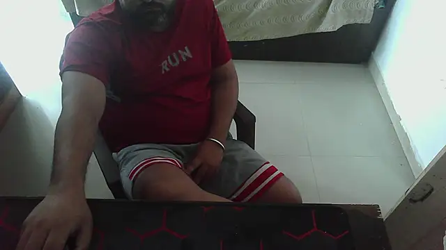 Snapshot of rentarob chatting on 5, 5, 2026 rentarob online show from 5, 5, 2026