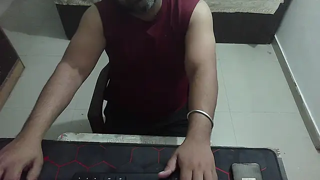 Snapshot of rentarob chatting on 13, 5, 2026 rentarob online show from 13, 5, 2026