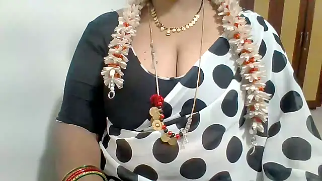 Snapshot of archanatelugu9 chatting on 6, 7, 2026 archanatelugu9 online show from 6, 7, 2026