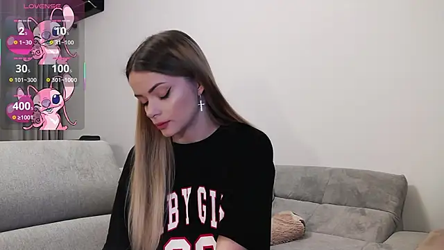 Kailynn Moenn online show from 5, 3, 2025