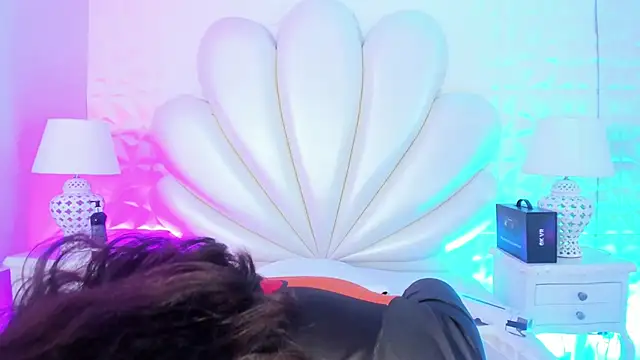 LucianaCarter online show from 30, 12, 2024