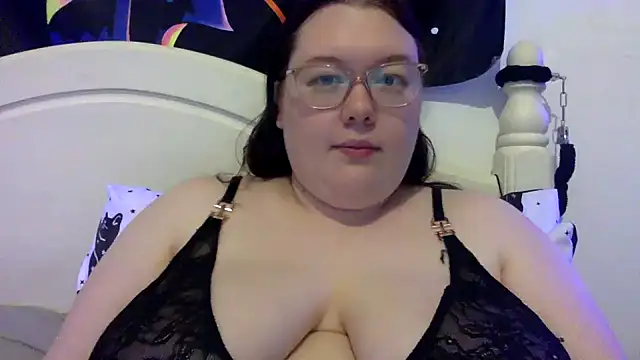 Sexycurvyemilyy online show from 20, 9, 2025