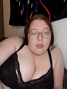 Sexycurvyemilyy online show from 1, 4, 2026