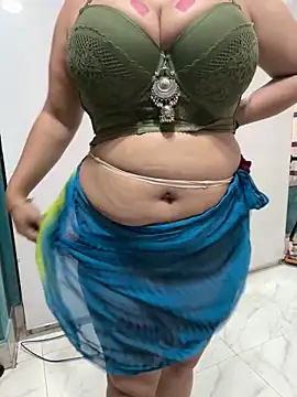 Sexybomb33 online show from 24, 10, 2025