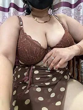 Sexybomb33 online show from 7, 11, 2025