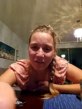 SkyelarSommer online show from 30, 10, 2025