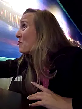 SkyelarSommer online show from 15, 2, 2026