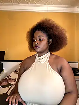 Snapshot of KnockoutBestie chatting on 7, 10, 2025 KnockoutBestie online show from 7, 10, 2025