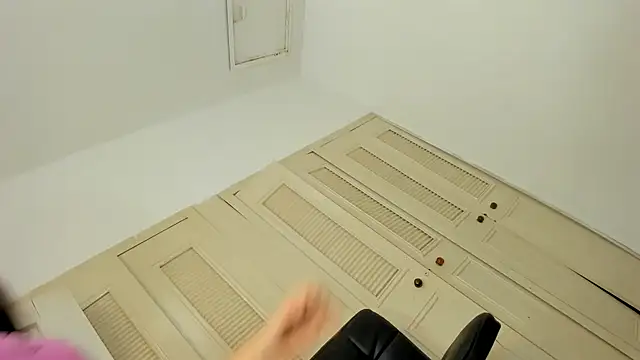 Snapshot of MissCarolinne chatting on 11, 1, 2025 MissCarolinne online show from 11, 1, 2025