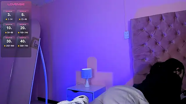 Snapshot of AmyOlimpo chatting on 25, 2, 2025 AmyOlimpo online show from 25, 2, 2025