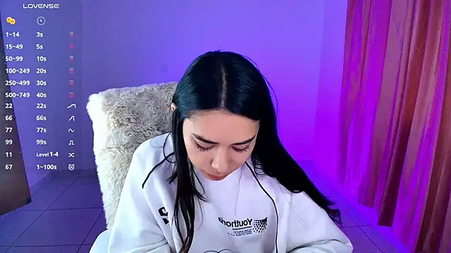 Snapshot of AmyOlimpo chatting on 4, 10, 2025 AmyOlimpo online show from 4, 10, 2025