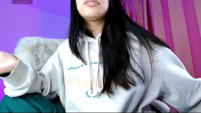 Snapshot of AmyOlimpo chatting on 12, 11, 2025 AmyOlimpo online show from 12, 11, 2025